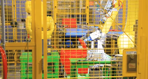 Monoflo Introduces Two New Attached-Lid Totes Designed for Modern Distribution Demands